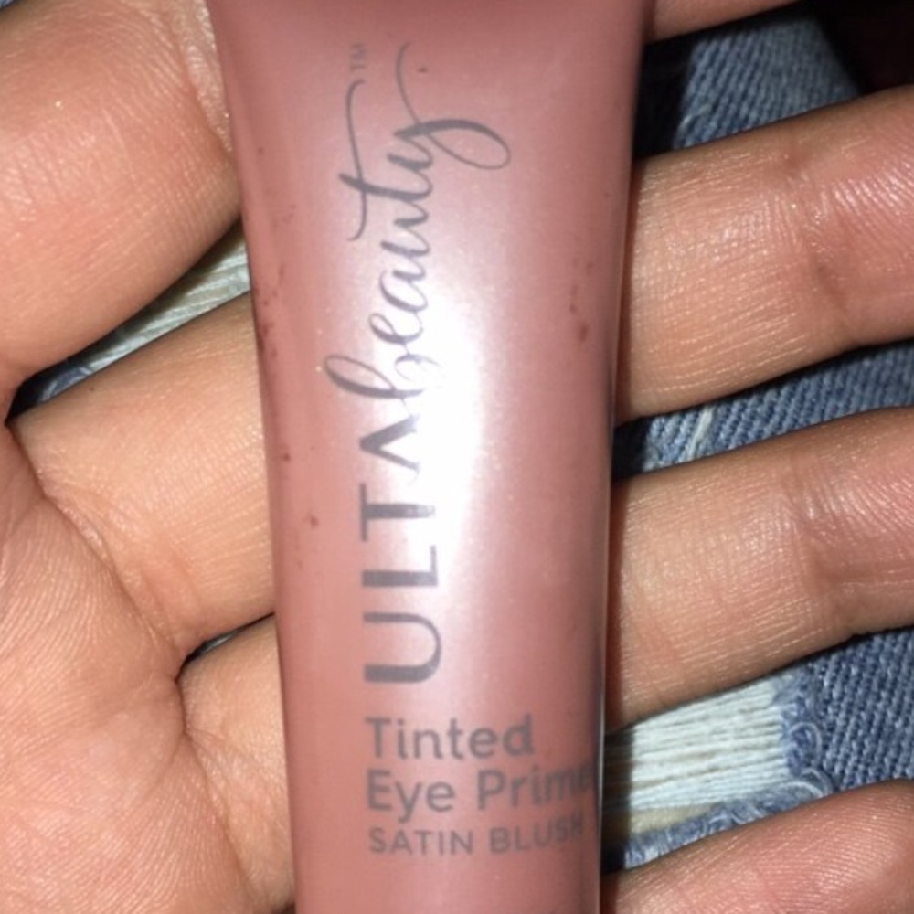 Tinted Eye primer in satin blush